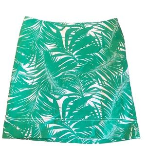 Talbots brand fully lined with back zipper skirt. Women’s size 10 petite.